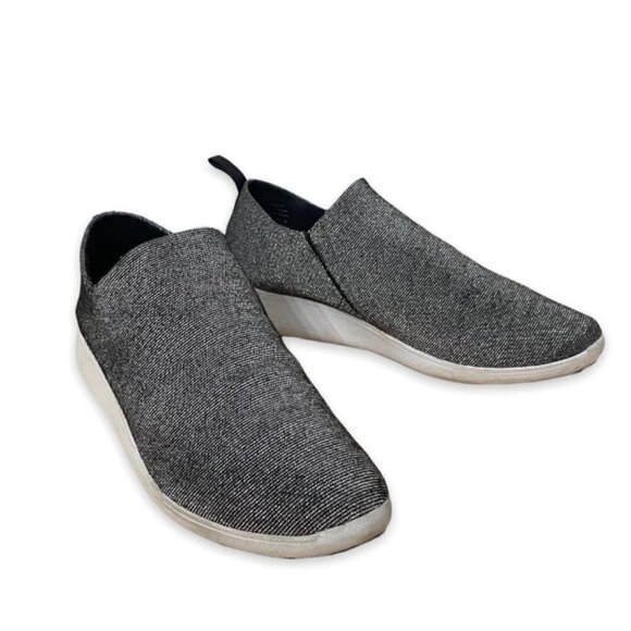 Com + Sens Silver Metallic Slip on Sock Like Comfort Walking Sneakers, Size 9 - Picture 2 of 9